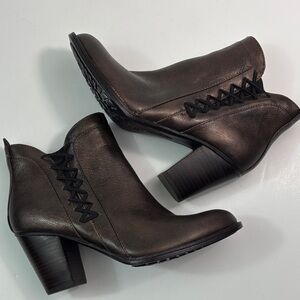 Sofft Dark Brown Leather Ankle Booties size 6